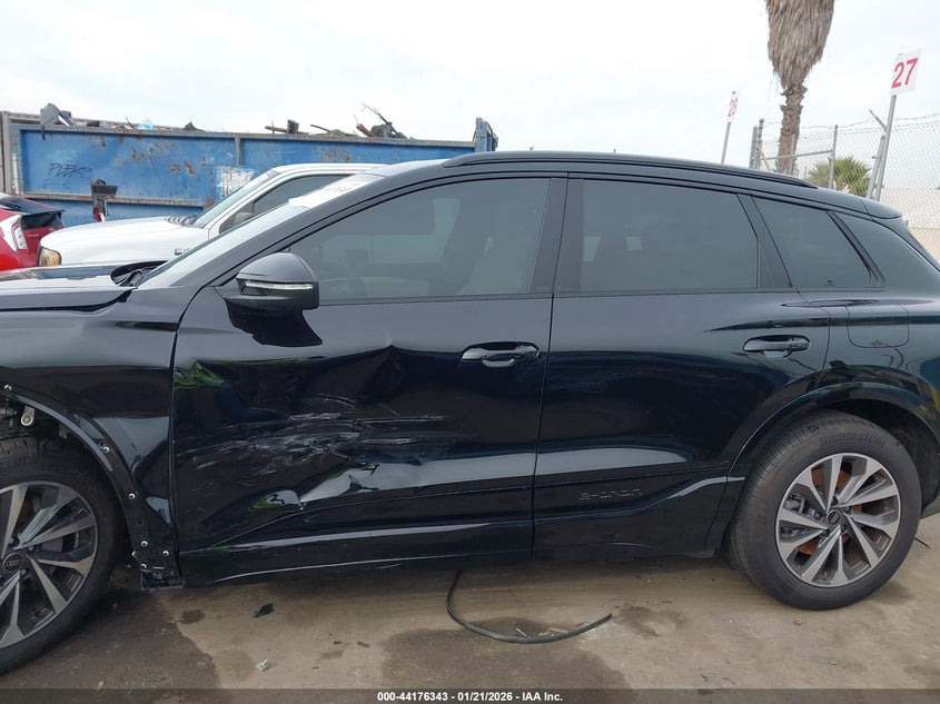 2025 Audi Q6 E-Tron Premium Plus Quattro VIN: WA124BGF7SA017999 Lot: 44176343