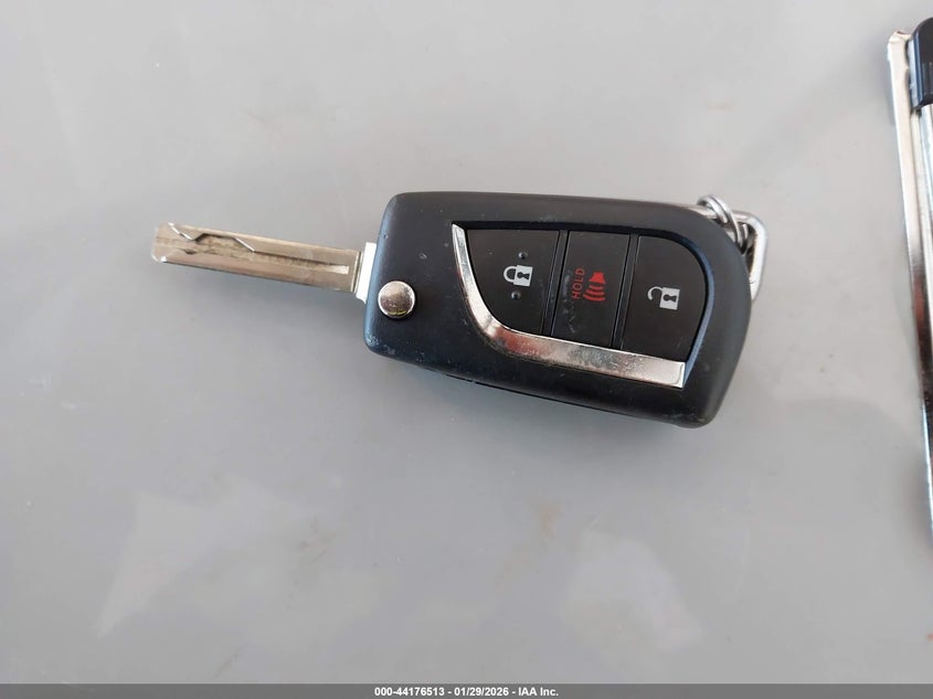 VIN 4T3LWRFV3PU097462 2023 TOYOTA RAV4 HYBRID LE
