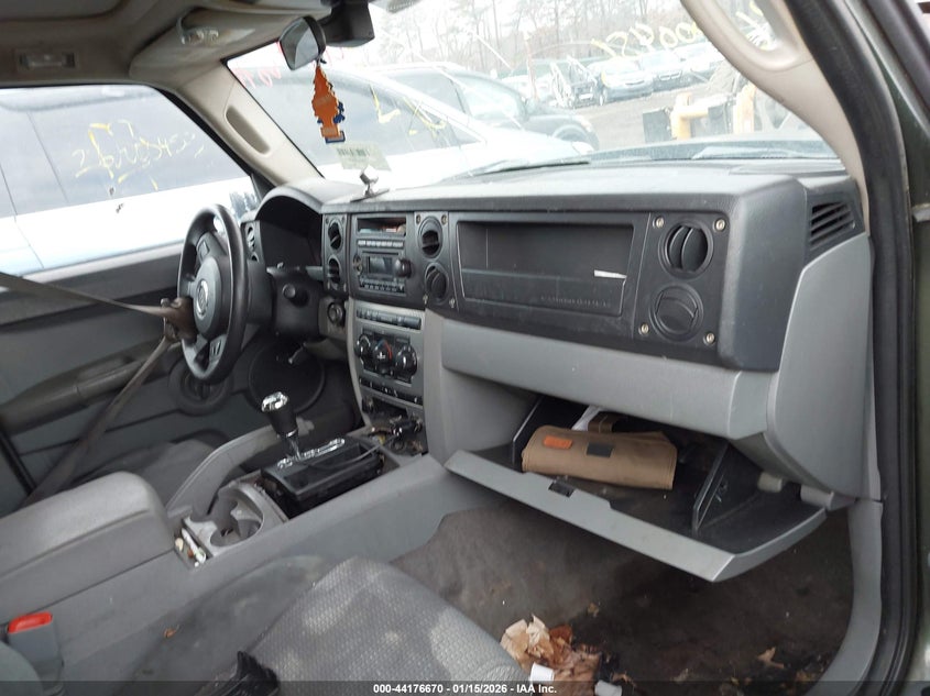 2007 Jeep Commander Sport