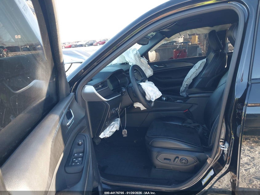 2024 Jeep Grand Cherokee L Altitude 4X4