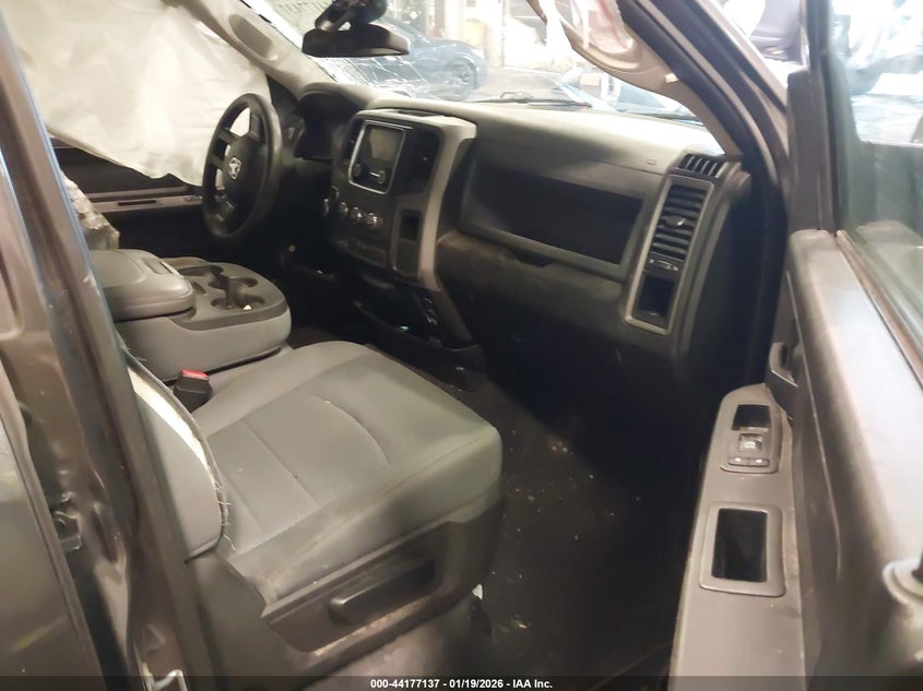 2019 Ram 1500 Classic Express 4X4 6'4 Box