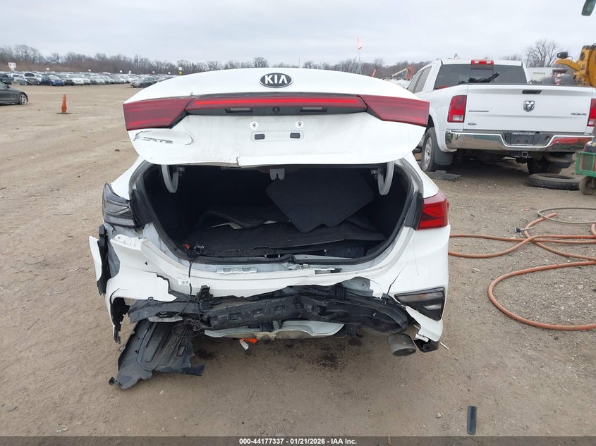 VIN 3KPF24AD9ME334084 2021 KIA FORTE LXS