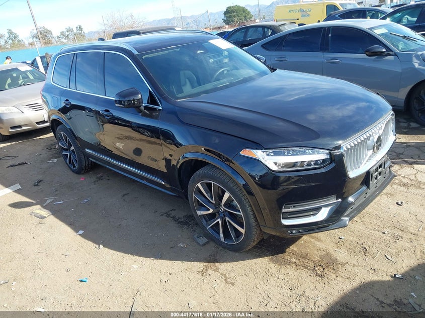 VOLVO XC90 B6 PLUS BRIGHT THEME 6-SEATER