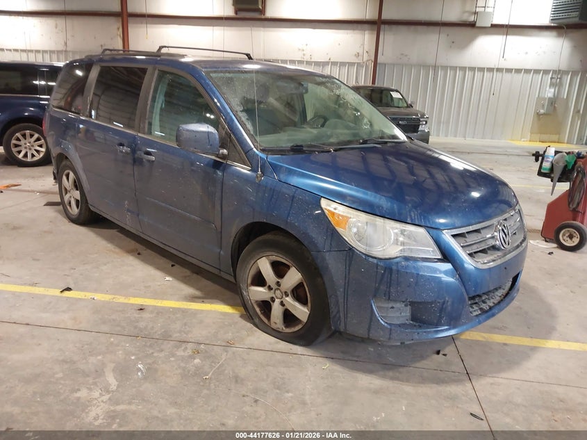 2V4RW3DG0BR659564 VOLKSWAGEN ROUTAN Photo 1