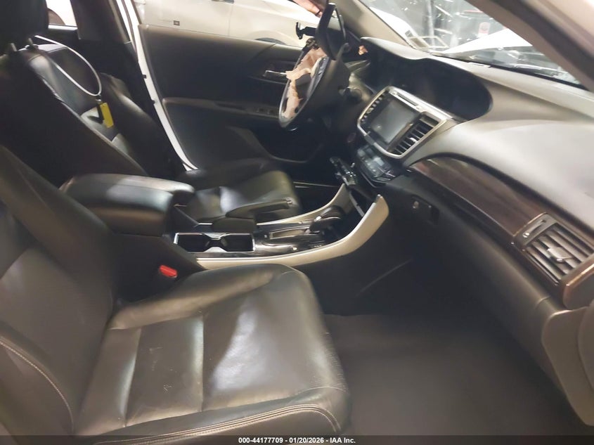 2017 HONDA ACCORD HYBRID auction photo 5