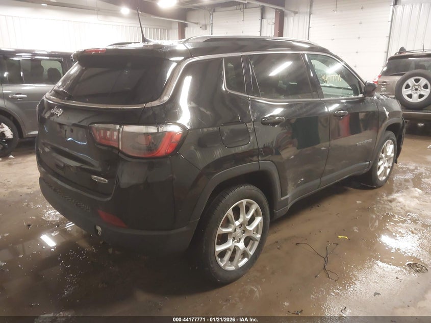 2023 Jeep Compass - widok 4