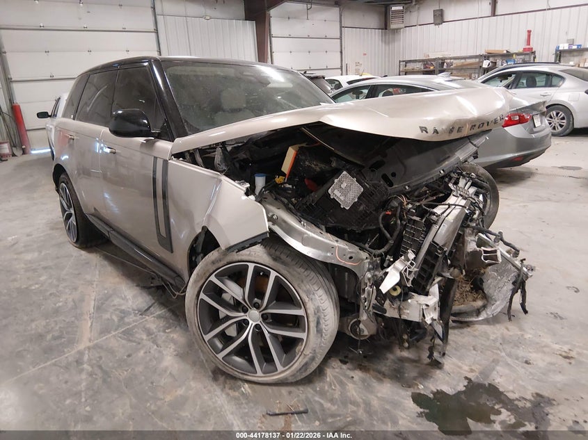 2025 Land Rover Range Rover P550E Se