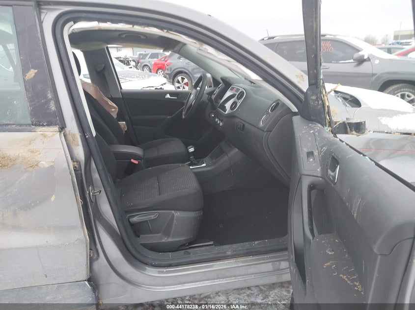 2010 Volkswagen Tiguan S