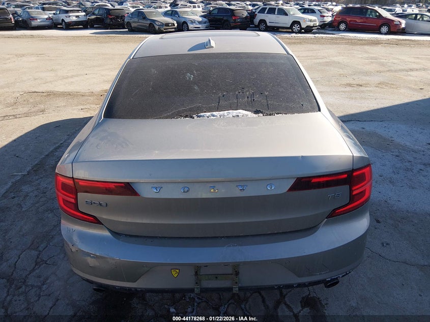2018 Volvo S90 T5 Momentum VIN: LVY982AK9JP015402 Lot: 44178268
