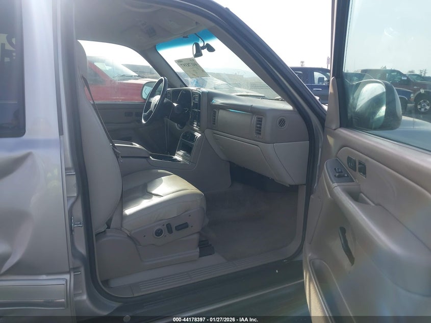 2004 Chev Suburban Lt 1500 4Wd Lt