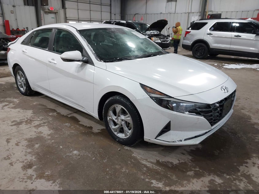 2022 Hyundai Elantra Se