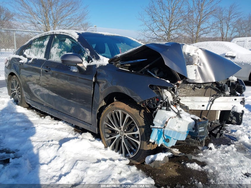 2020 Toyota Camry Se