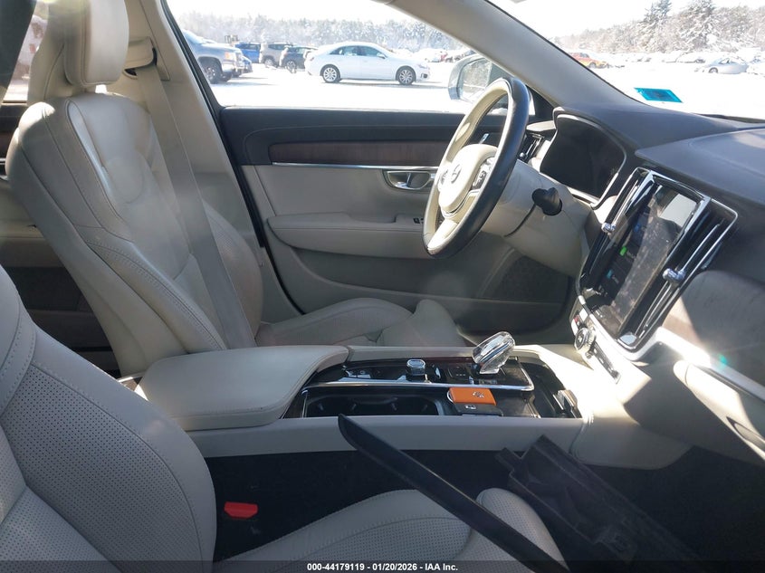 2022 Volvo S90 B6 Inscription