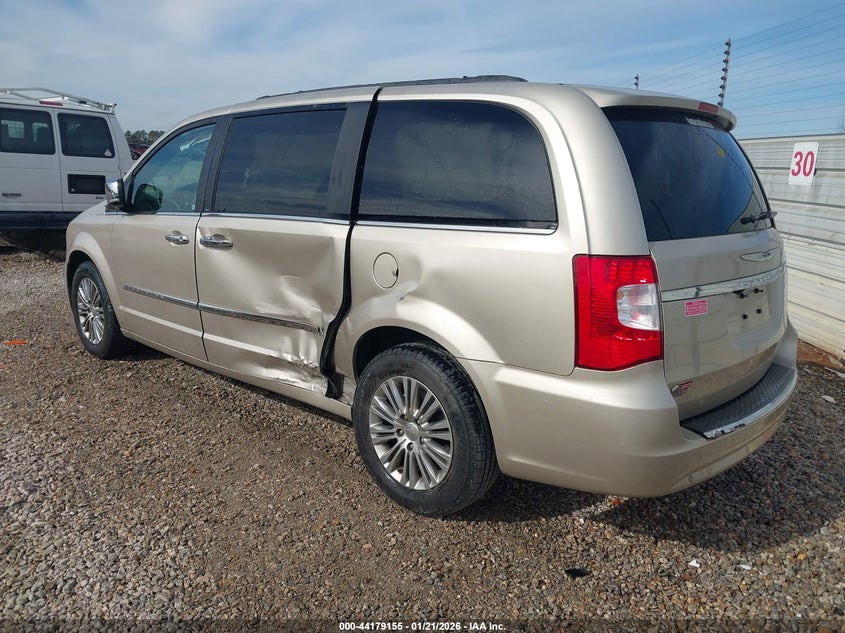 2013 Chrysler Town & Country Touring-L