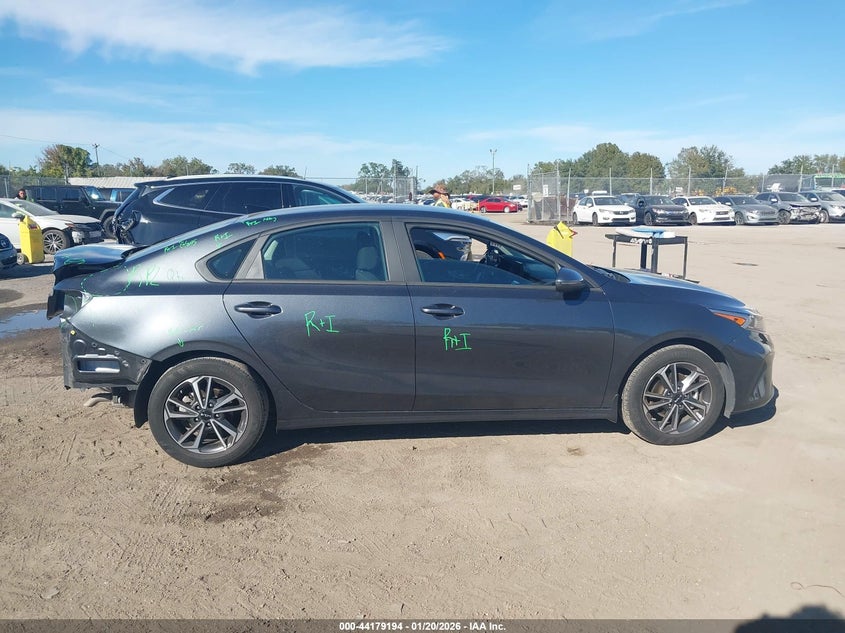VIN 3KPF24ADXPE653272 2023 KIA FORTE LXS