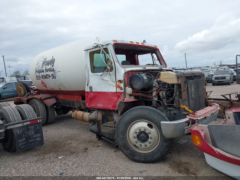 1999 INTERNATIONAL 4000 4900