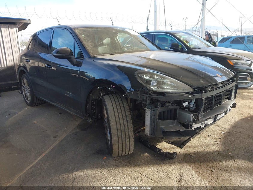 WP1AA2AY1KDA12573 PORSCHE CAYENNE Photo 1