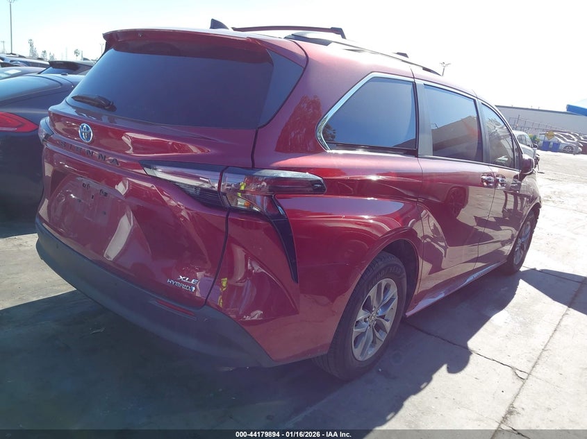2023 Toyota Sienna Xle
