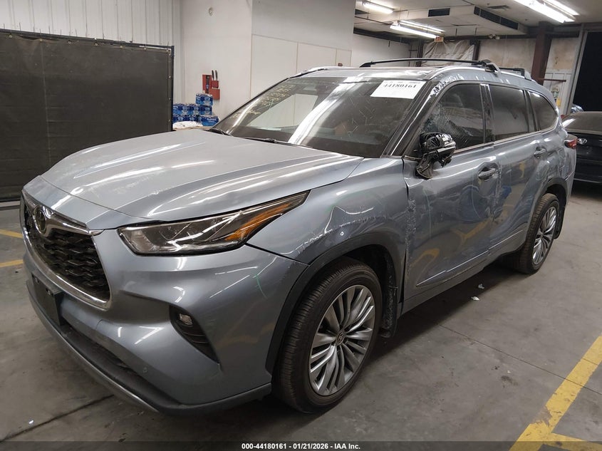 2023 Toyota Highlander Platinum