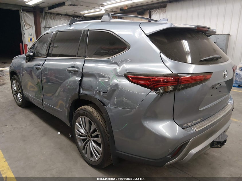 2023 Toyota Highlander Platinum