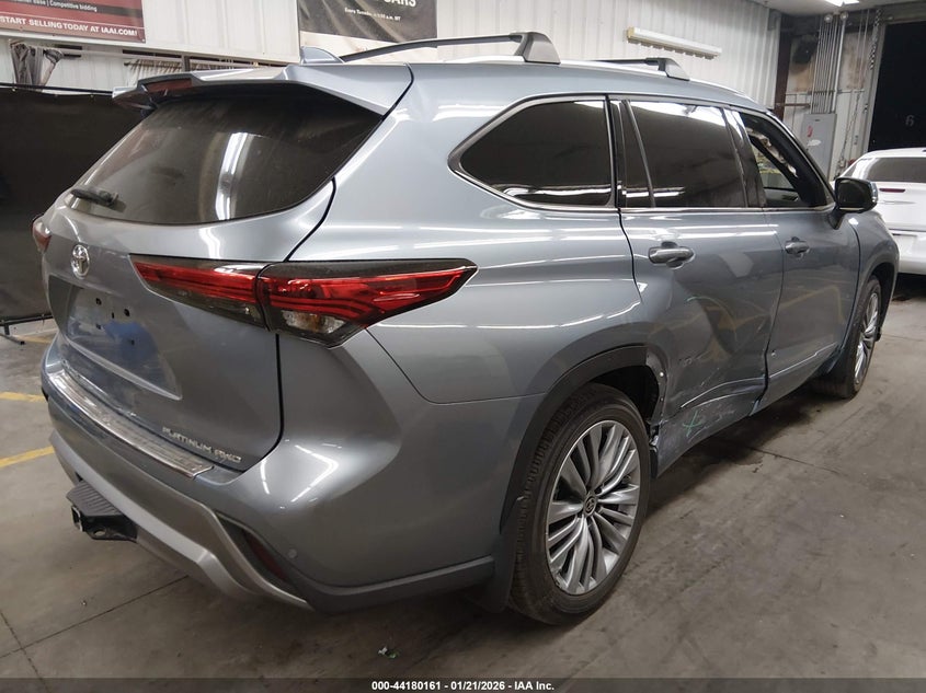 2023 Toyota Highlander Platinum
