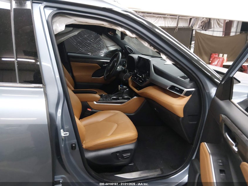 2023 Toyota Highlander Platinum