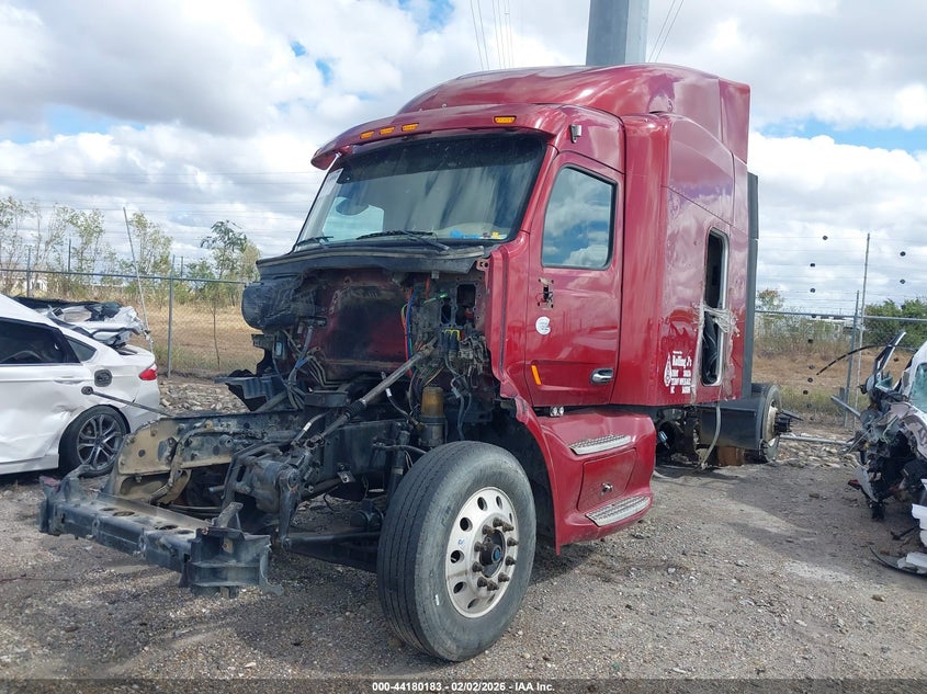 2015 PETERBILT 579 auction photo 2