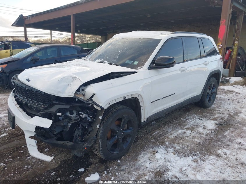2023 JEEP GRAND CHEROKEE auction photo 2
