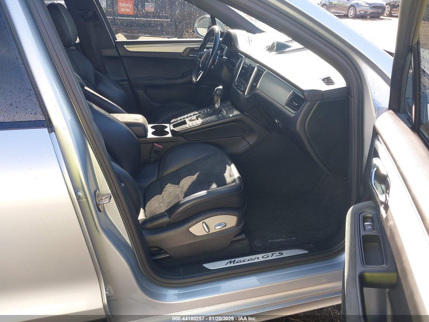 2017 Porsche Macan Gts