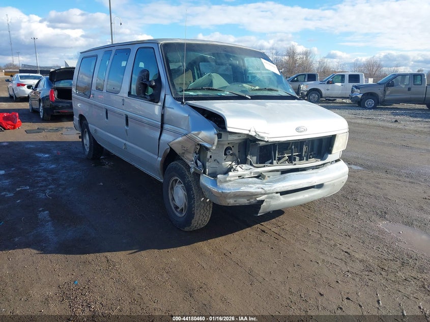 1FDRE14W3XHA88787 FORD E-150 Photo 1