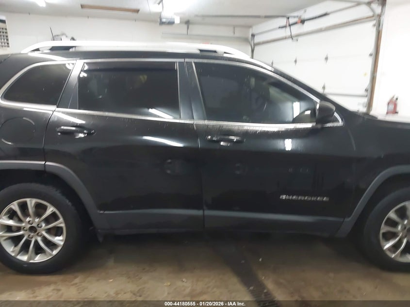 VIN 1C4PJLLB2KD131596 2019 JEEP CHEROKEE LATITUDE PLUS FWD