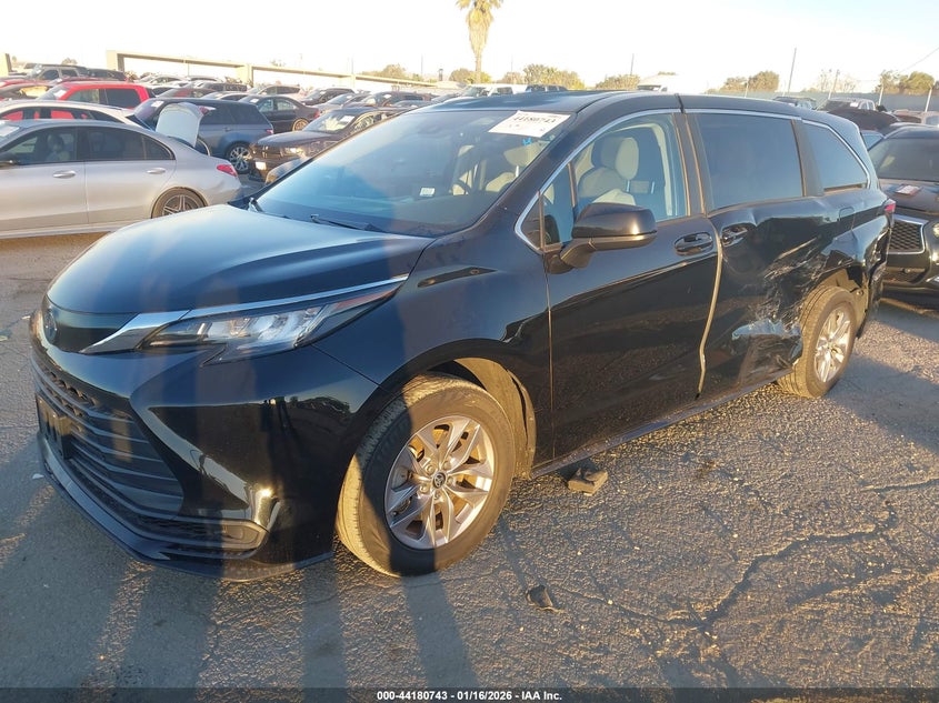 2022 Toyota Sienna Le