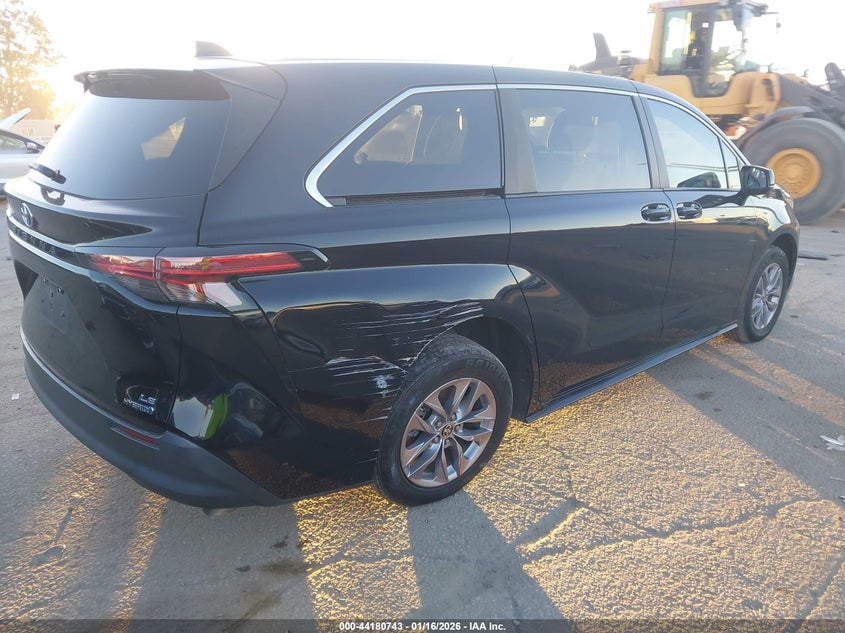 2022 Toyota Sienna Le