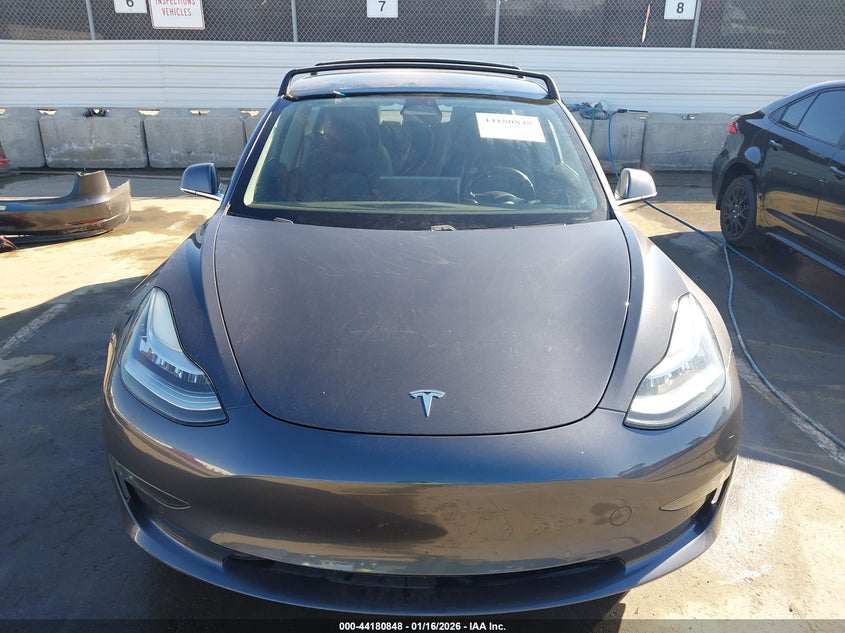 2018 Tesla Model 3 Long Range/Mid Range VIN: 5YJ3E1EAXJF012780 Lot: 44180848