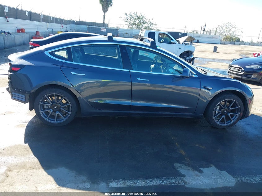 2018 Tesla Model 3 Long Range/Mid Range VIN: 5YJ3E1EAXJF012780 Lot: 44180848