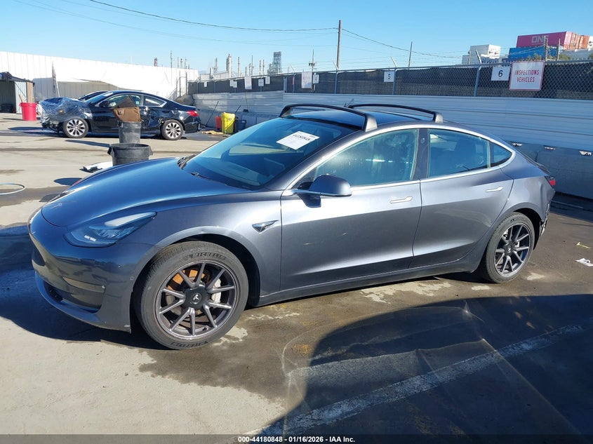2018 Tesla Model 3 Long Range/Mid Range VIN: 5YJ3E1EAXJF012780 Lot: 44180848