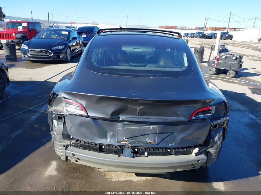 2018 Tesla Model 3 Long Range/Mid Range VIN: 5YJ3E1EAXJF012780 Lot: 44180848