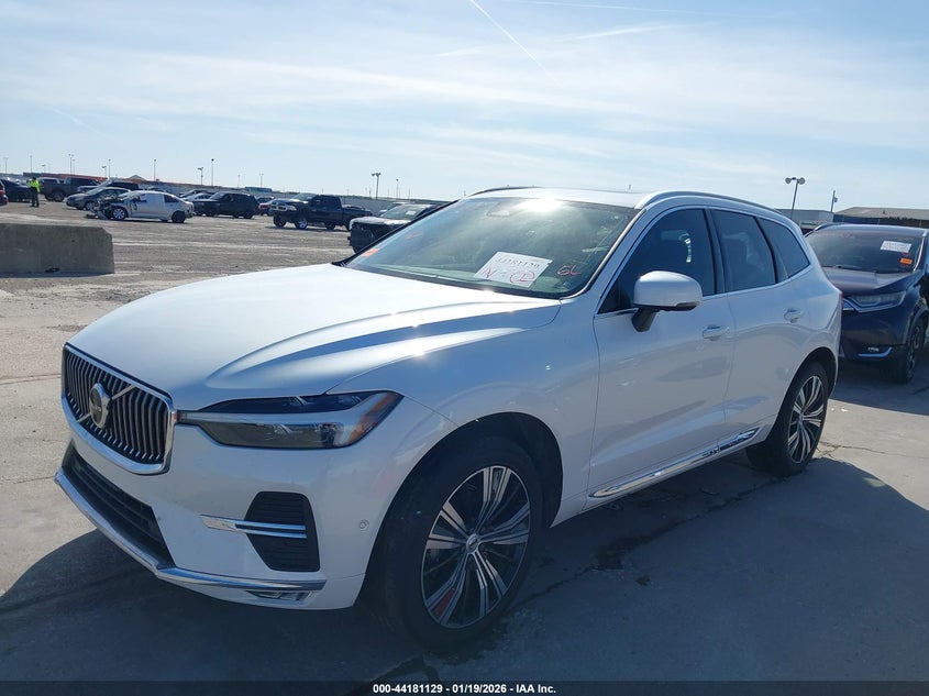 2023 Volvo Xc60 B5 Plus Bright Theme