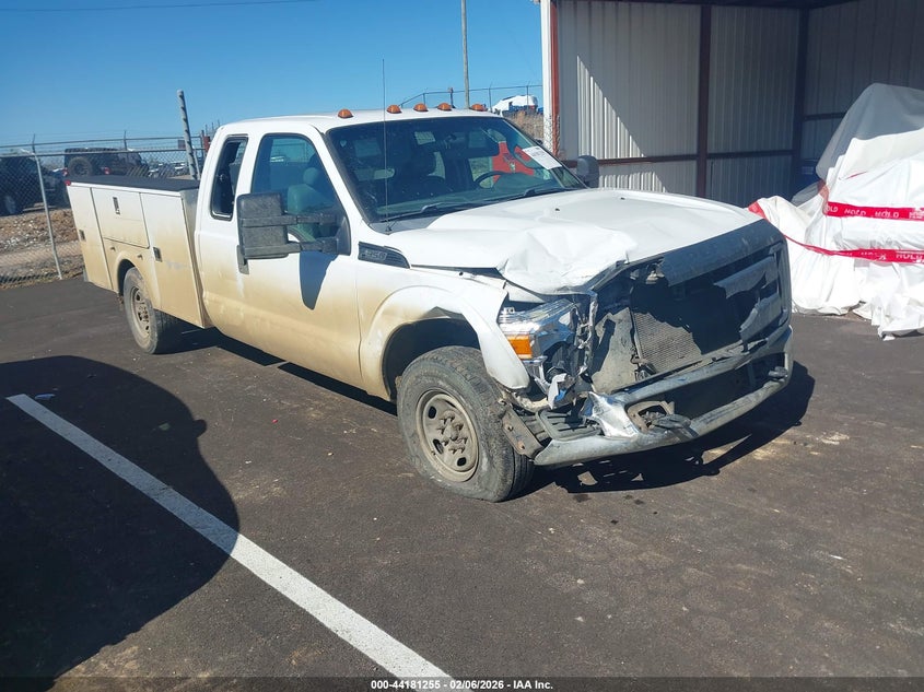 2012 FORD F-350 CHASSIS XL