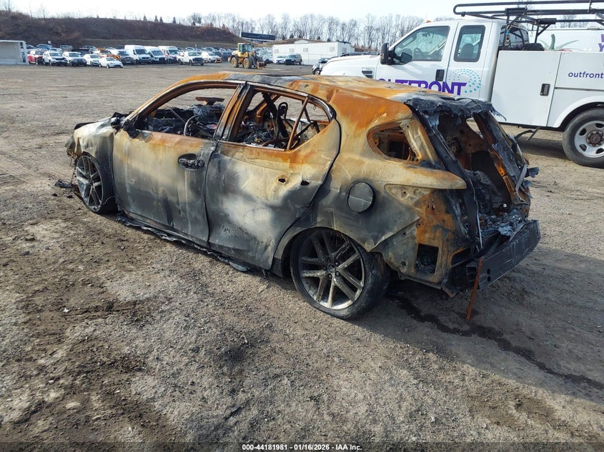 Vin: jthkd5bh5f2239617, lot: 44677972, lexus ct 200h 20153