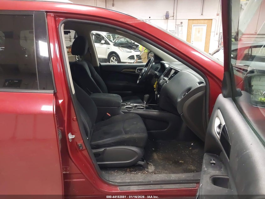 2016 Nissan Pathfinder S