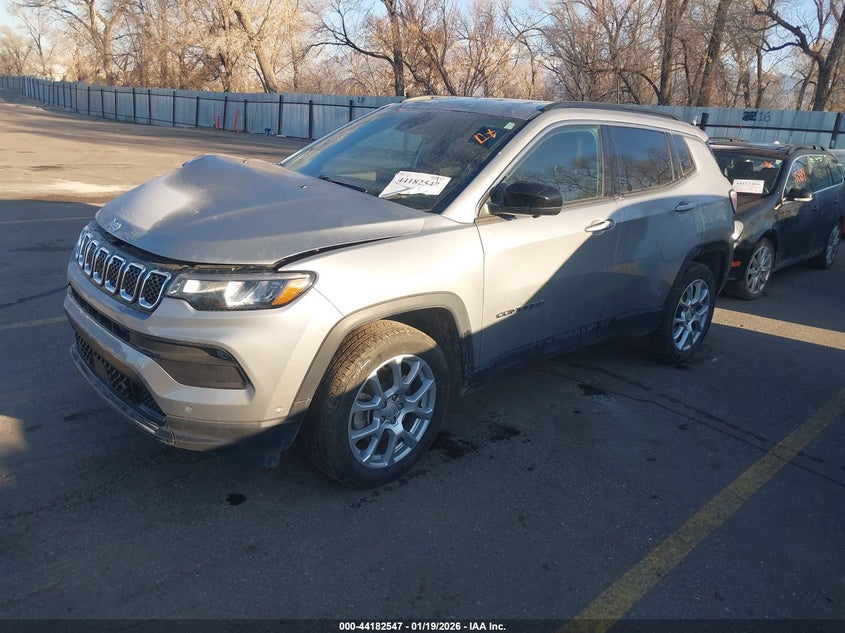 2023 Jeep Compass Latitude Lux Fwd