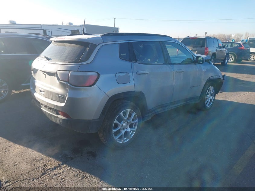 2023 Jeep Compass Latitude Lux Fwd
