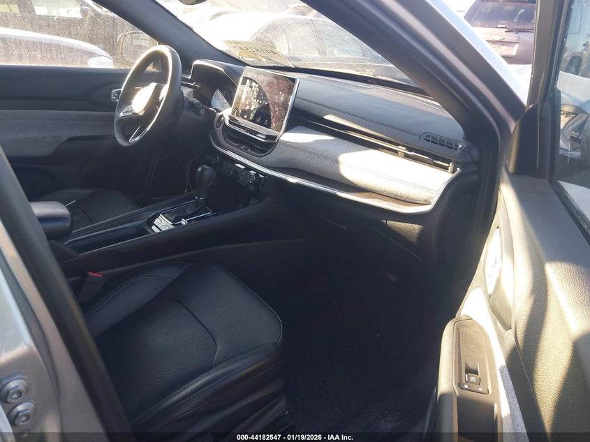 2023 Jeep Compass Latitude Lux Fwd