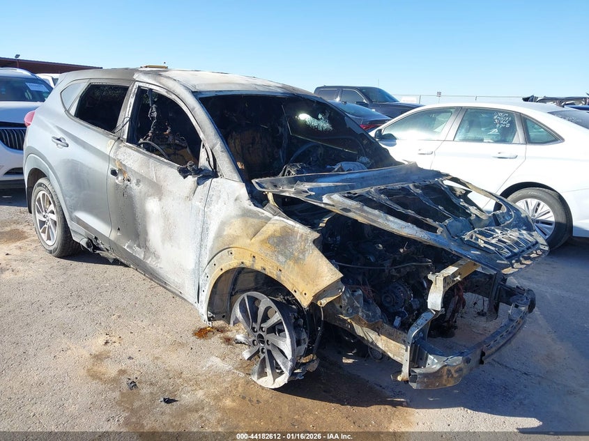 2017 HYUNDAI TUCSON SE
