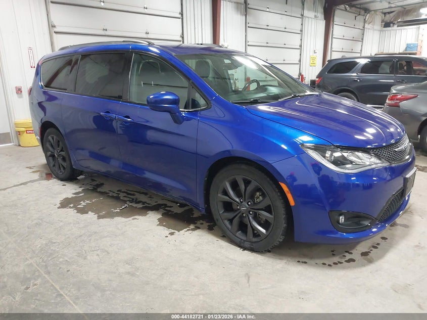 2019 Chrysler Pacifica Touring L