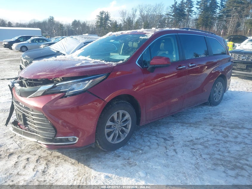 2022 Toyota Sienna Xle