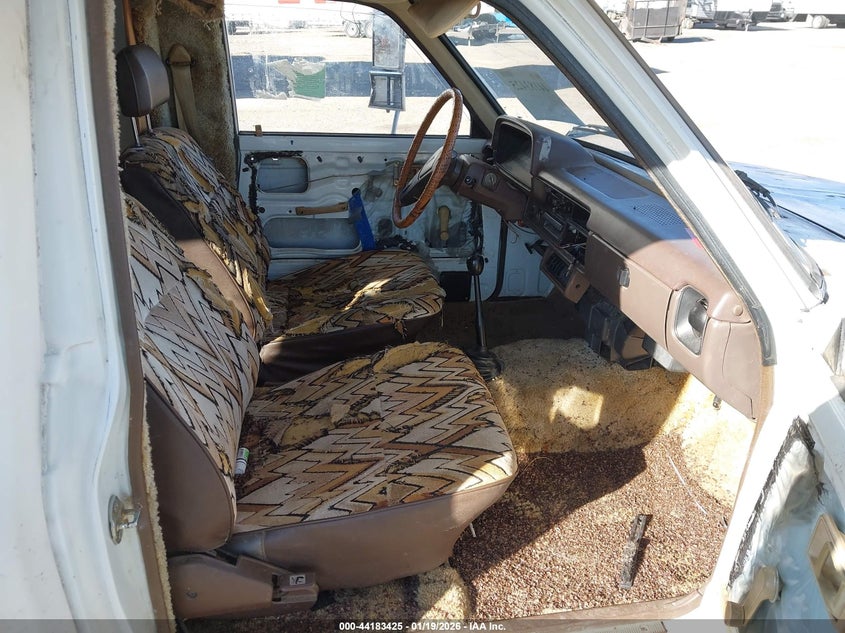 1983 Toyota Pickup / Cab Chassis Rn44