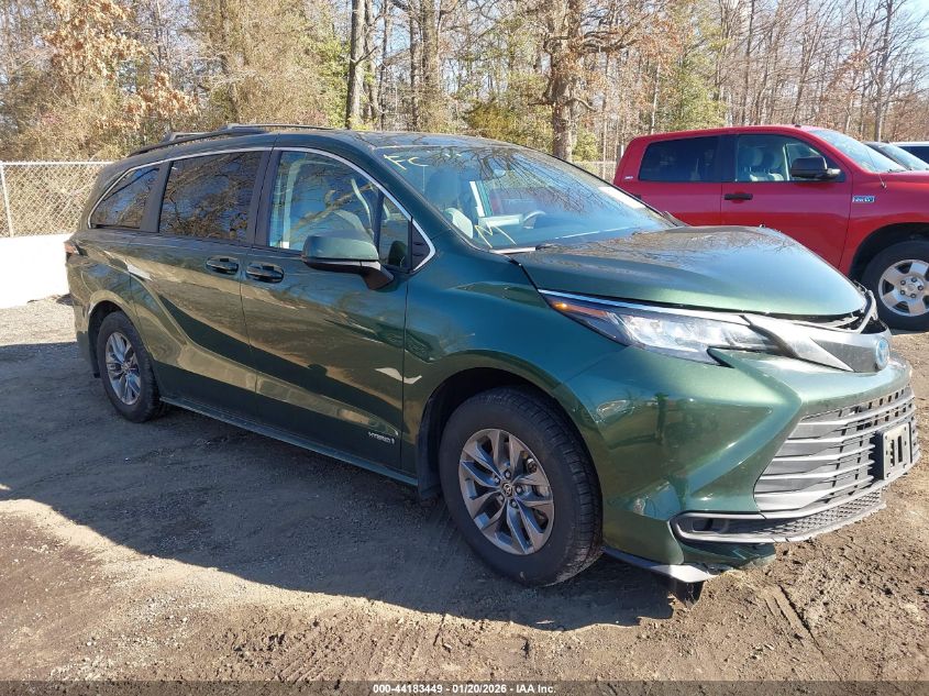 2021 Toyota Sienna Le