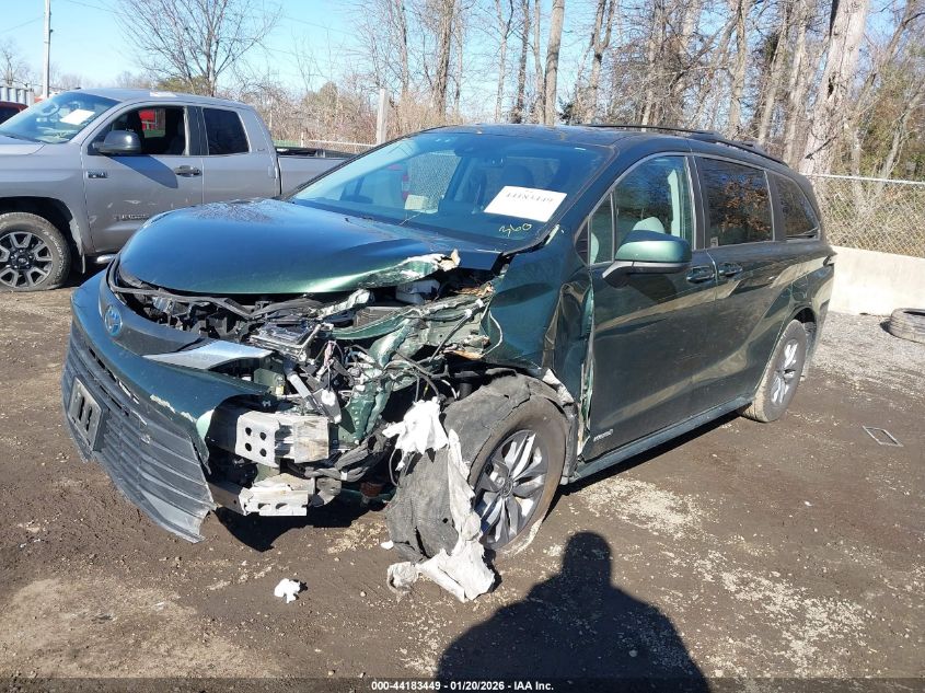 2021 Toyota Sienna Le